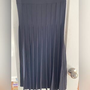 Ladies knit  accordion skirt size xs